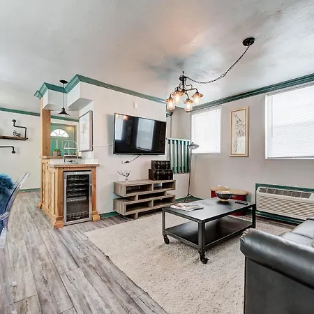 Indie Escape 1 Blocks Away From Plaza District